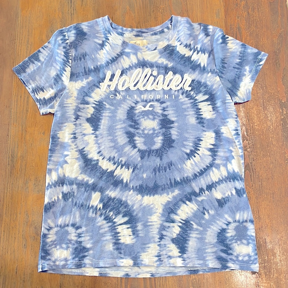Blue and white tie dye Hollister T.